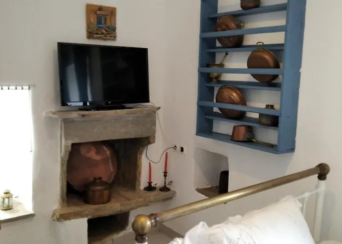 το πέτρινο, άνδρος,μεσαριά Mesaria (Andros)